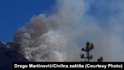 The Armed Forces of Bosnia and Herzegovina are putting out a fire on Mount Čvrsnica, Bosnia and Herzegovina