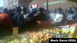 Vanorarama nekutengesera mumigwagwa vanoti hurumende yaifanirwawo kuvapa mukana wekuti vatangewo kushanda sezvayakaita kune vemakambani munguva ino yeCovid-19.