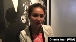 Cheverly Amalia, produser eksekutif sekaligus aktris dalam film "Blackout Experiment" di Los Angeles (VOA/Dhania)