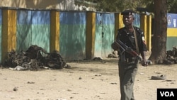 Anggota pasukan keamanan Nigeria melakukan patroli di kota Kano, Nigeria utara (foto: dok).