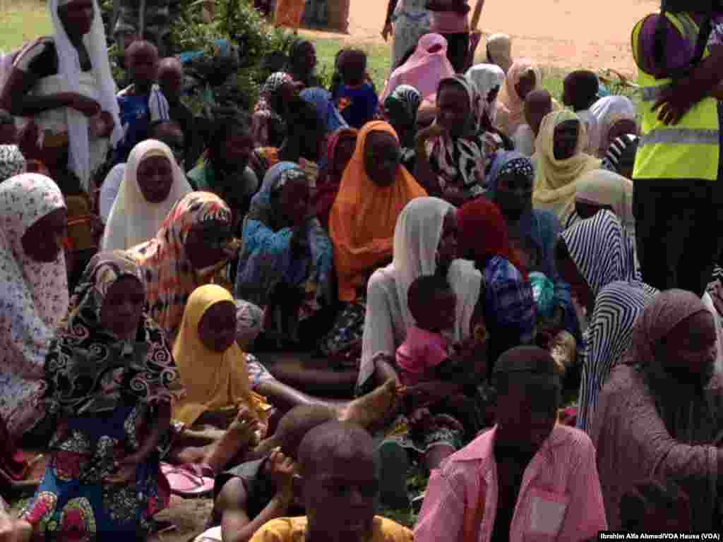 Yawancin 'yan gudun jihiran daga jihohin Borno da Yobe suka fito yayin da wasu da dama sun fito ne daga wasu sassan Adamawa kamar daga kananan hukumomin Madagali da Michika, Yuni 3, 2014.