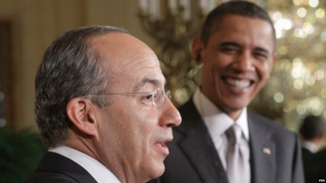 Presiden AS Barack Obama (kanan) dan Presiden Meksiko Felipe Calderon di Ruang Timur Gedung Putih, Washington, Kamis (3/3).