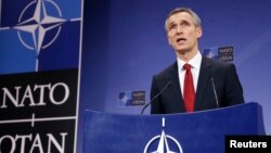 Sekjen NATO, Jens Stoltenberg dalam konferensi pers di Brussels, Belgia (foto: dok).