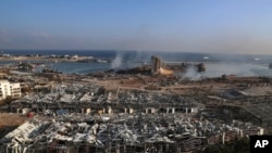 5일 레바논 베이루트 항구 주변이 전날 발생한 대규모 폭발로 파괴됐다.
