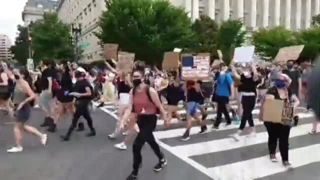 Масовен протест во Вашингтон - Илјадници луѓе низ улиците