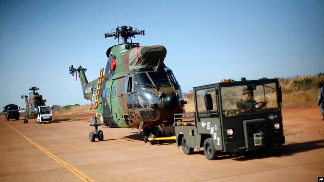 Francuski helikopteri na aerodromu u malijskoj prestonici Bamaku