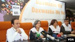 BDP milletvekilleri Diyarbakır Belediye Başkanı Osman Baydemir ile bir toplantıda