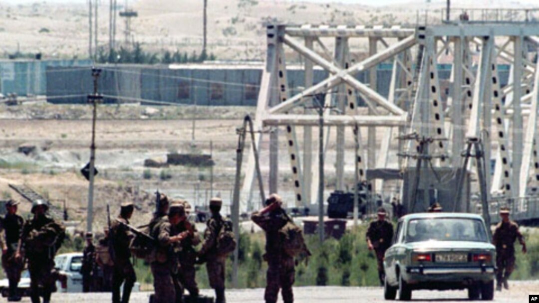 O'zbekiston-Afg'oniston chegarasida, Termiz shahri yaqinida
