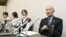 Сопредседатель Японской конфедерации организаций пострадавших от взрывов атомных и водородных бомб (Нихон Хиданке) Тосиюки Мимаки на пресс-конференции в Хиросиме 