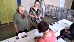 2014-05-25 美國之音視頻新聞: 烏克蘭總統選舉在緊張局勢下展開
