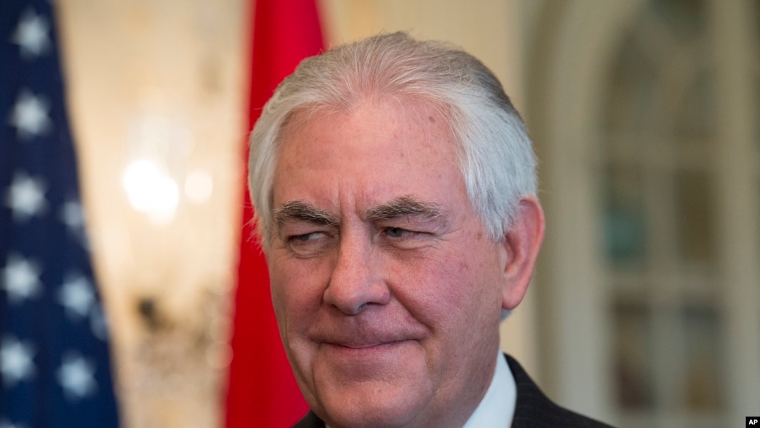 Menteri Luar Negeri Amerika yang baru dilantik, Rex Tillerson, di kantor Departemen Luar Negeri AS, Washington DC, 13 Maret 2017. (AP Photo/Molly Riley)