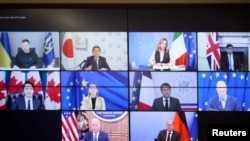 Президент України Зеленський бере участь у відеоконференції лідерів G7 за допомогою віртуального зв'язку з Києва