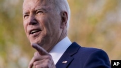 Presiden AS Joe Biden berbicara dalam sebuah acara di Universitas Atlanta pada 11 Januari 2022. (Foto: AP/Patrick Semansky)