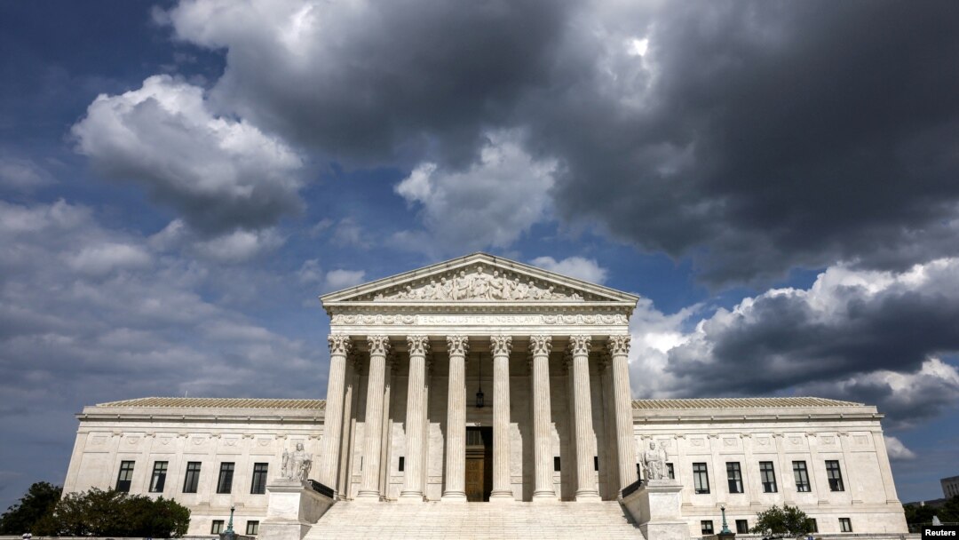 FILE PHOTO: U.S. Supreme Court building in Washington, U.S.