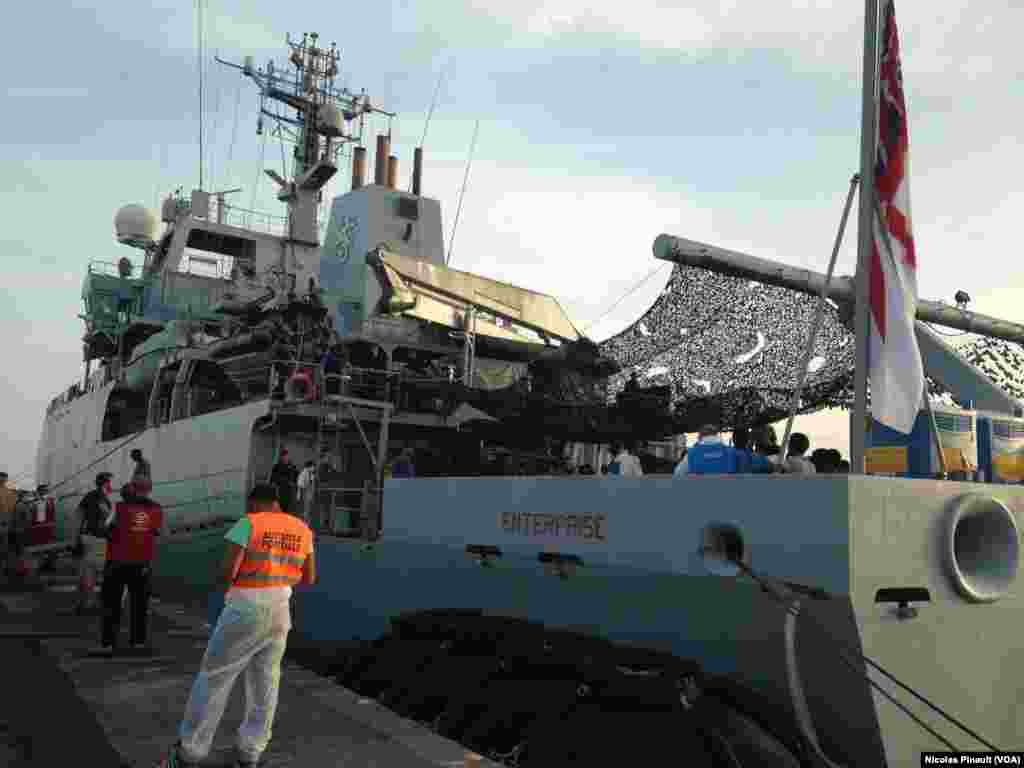 The British warship &quot;Enterprise&quot; docked in Catania, Sicily, after saving more than 650 migrants, mostly Eritreans.