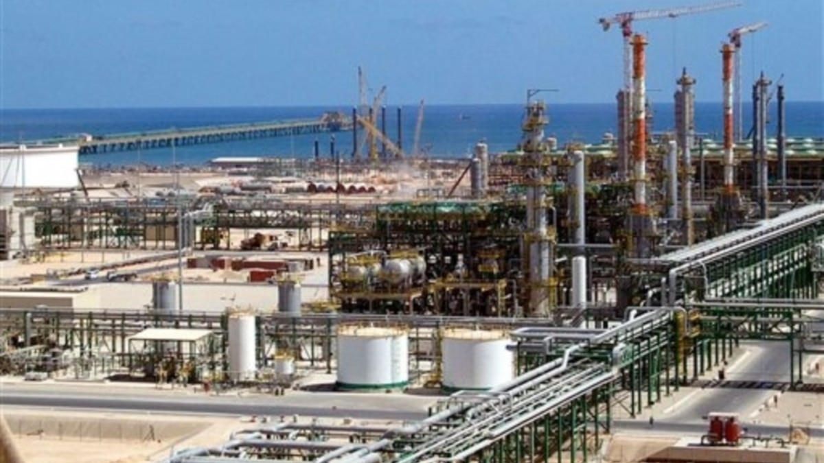 Libyan Oil Output Cut in Half by Strikes, Disruption