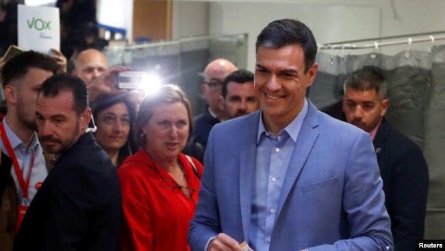 西班牙首相和社会主义工人党（PSOE）候选人佩德罗·桑切斯准备在西班牙2019年4月28日举行的大选期间投票。