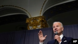 Presiden AS Joe Biden berbicara dalam acara peringatan Hari Martin Luther King, Jr. di Washington, pada 16 Januari 2022. (Foto: AP/Susan Walsh)