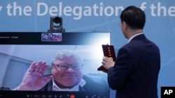 台湾外交部长吴钊燮在台北与对华政策跨国议会联盟(IPAC)共同主席包瑞翰进行视频对话。（2022年11月3日）