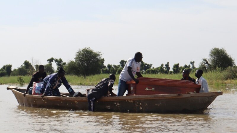 Les inondations au Tchad compliquent les enterrements