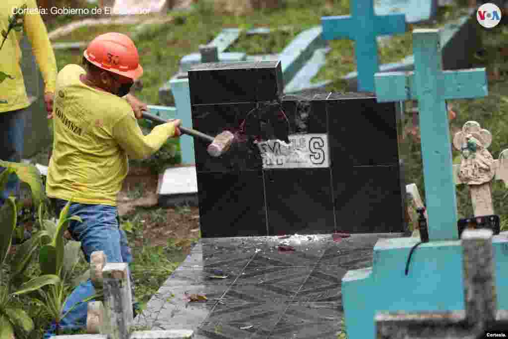 Funcionarios de El Salvador aseguraron que en este cementerio demolieron todas las estructuras relacionadas con esos grupos.