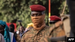 Le Mali et le Burkina sont dirigés par des militaires putschistes qui y ont pris le pouvoir respectivement en août 2020 et en janvier 2022