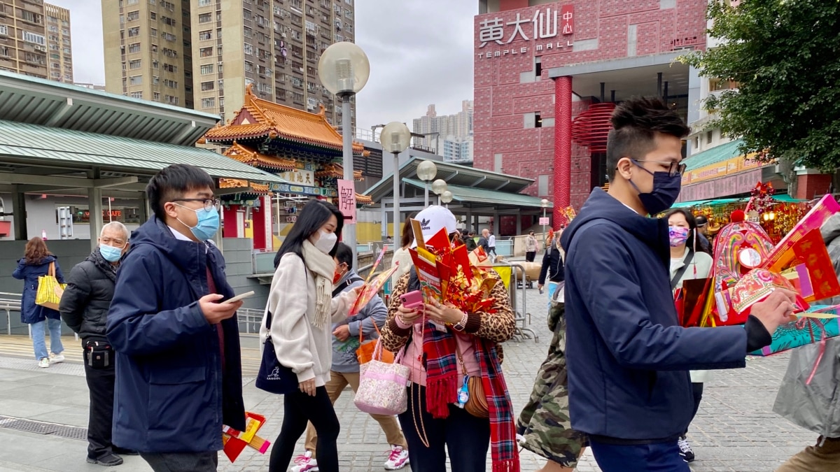 香港首录破千宗确诊 禁跨家庭聚会关庙宇前夕 市民对严厉防疫感不满