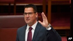 Menteri Australia untuk Pembangunan Internasional dan Pasifik, Zed Seselja di Gedung Parlemen Australia di Canberra, 17 Februari 2021. (Mick Tsikas/AAP Image via AP)