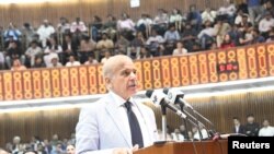 قومی اسمبلی میں 174 ووٹوں سے قائد ایوان بننے کے بعد شہباز شریف خطاب کر رہے ہیں۔ 11 اپریل 2022