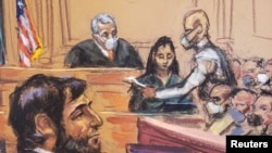 Представитель коллегии присяжных заседателей выносит приговор по делу исламиста Сайфулло Саипова, зарисовка из зала судебных заседаний. Нью-Йорк, 26 января 2023 года.