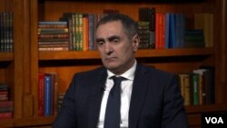 Ministar finansija Crne Gore Aleksandar Damjanović u studiju Glasa Amerike (Foto: video grab)
