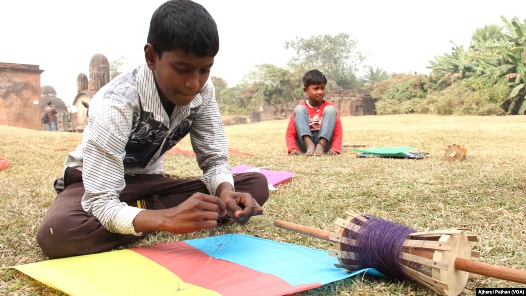 Police: Kite-Fighting String Responsible for India Festival Deaths