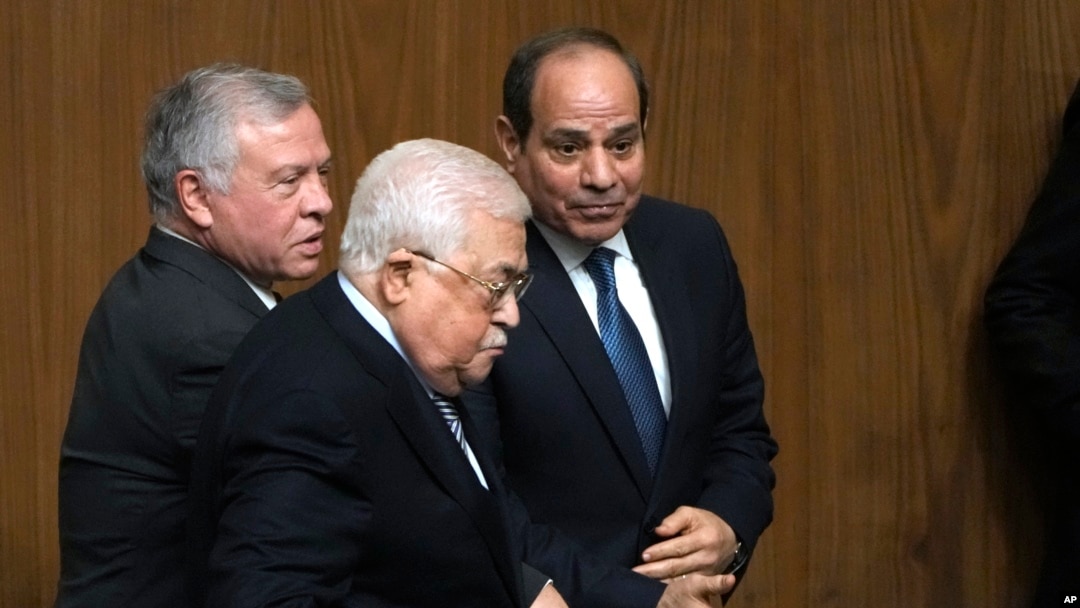 په تصویر کې: د مصر صدر عبدالفتاح السیسي، د فلسطیني انتظامیې صدر محمود عباس، او د اردن پاچا، دویم ملک عبدالله