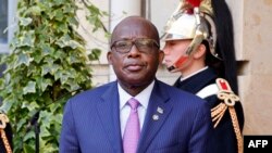 Christophe Lutundula Apala, ministre ya mambi ya Bapaya ya Ekolo Congo décmorartique (RDC) na Paris, France, 12 nvembre 2021. 