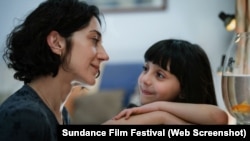 فیلم شیدا از نورا نیاسری و با بازی زر امیرابراهیمی در جشنواره ساندنس