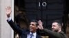 El presidente de Ucrania, Volodymyr Zelenskyy, y el primer ministro británico, Rishi Sunak, se reúnen frente al número 10 de Downing Street en Londres, el 8 de febrero de 2023.