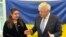 Колишній прем'єр-міністр Великобританії Борис Джонсон у Вашингтоні закликав надати Україні усе спорядження, яке їй необхідно. 