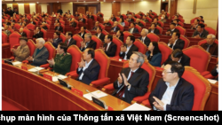 Từ phải qua là các ông cựu ủy viên Bộ Chính trị Phạm Bình Minh, Nguyễn Văn Bình, Lê Thanh Hải tại buổi gặp