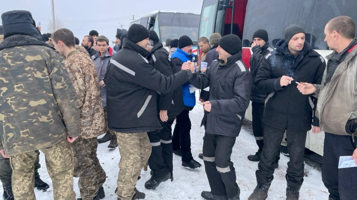 Россия и Украина обменялись военнопленными