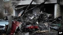 乌克兰首都外坠毁的一架直升机导致15人死亡，包括内政部长丹尼斯·莫纳斯蒂尔斯科伊和几名高级内政官员。（2023年1月18日）