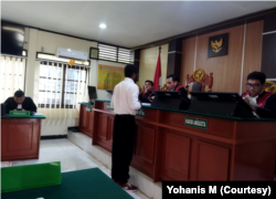 Abraham Fatemte dituntut hukuman 20 tahun penjara dalam kasus penyerangan Koramil Kisor, pengacara klaim Fatemte korban salah tangkap. (Foto: Courtesy/Yohanis M)