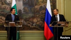 پاکستان کے وزیرِ خارجہ روسی ہم منصب کی دعوت پر روس کا دورہ کررہے ہیں۔(فوٹو: رائٹرز) 