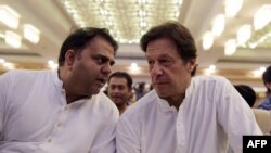 عمران خان او د تحریک انصاف یو بل مشر فواد چوهدري