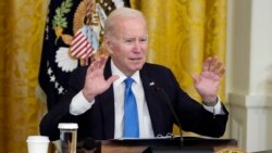 Avec 100 juges fédéraux confirmés, Joe Biden tente de refaire l'appareil judiciaire américain