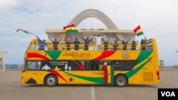 Amurkawa Bakaken Fata yayin da suka shiga Ghana