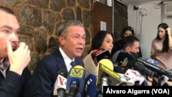 Gerardo Blyde, coordinador de la delegación de la Plataforma Unitaria en las negociaciones en México reacciona ante las acusaciones del gobierno. Foto: Álvaro Algarra, VOA.