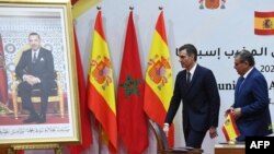 Avant son arrivée à Rabat mercredi, le Premier ministre espagnol s'était entretenu au téléphone avec le roi Mohammed VI qui l'a invité à revenir "très prochainement" au Maroc