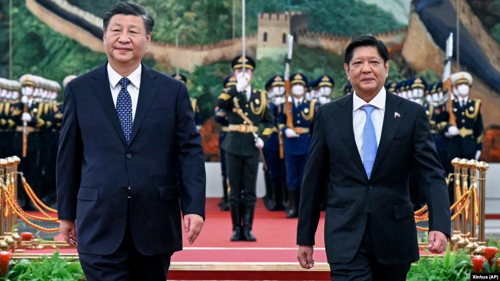 资料照：中国领导人习近平在北京人大会堂欢迎到访的菲律宾总统小马科斯。（2023年1月4日）(photo:VOA)