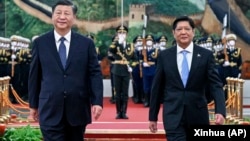 中國領導人習近平在北京人大會堂歡迎到訪的菲律賓總統小馬科斯。（2023年1月4日）