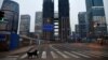 北京金融區正在修建的高樓與空蕩蕩的街道。 (2023年1月11日)